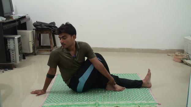 Vakrasana For Beginners and its Benefits by – Rushi