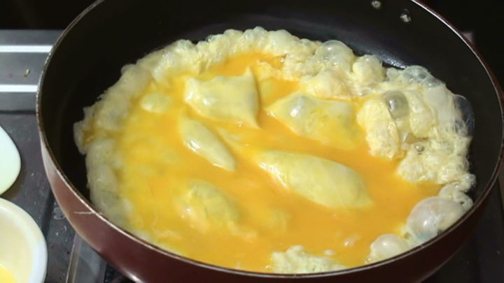 Delicious Egg Omelette – Indian Hot Snacks – Rushisbiz.com